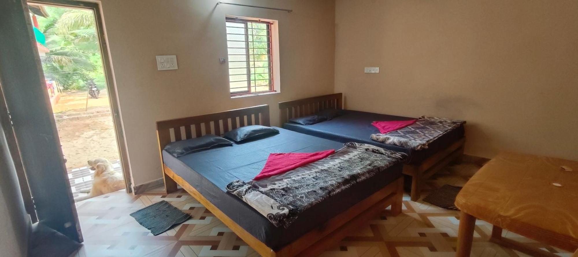 Nakshatra Beach Stay Гокарна Екстериор снимка