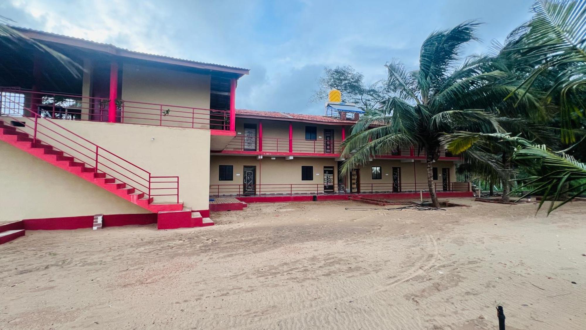 Nakshatra Beach Stay Гокарна Екстериор снимка