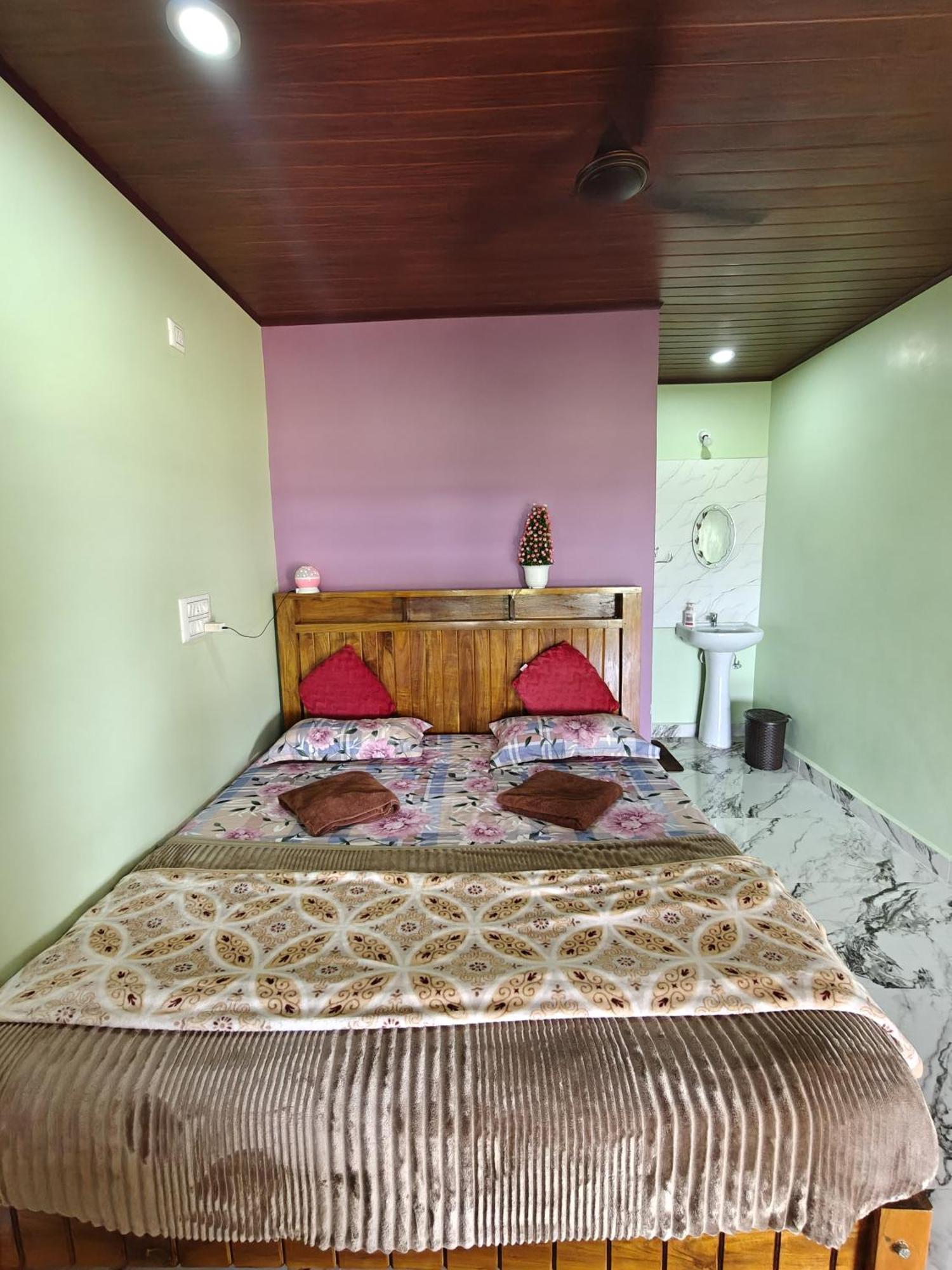 Nakshatra Beach Stay Гокарна Екстериор снимка